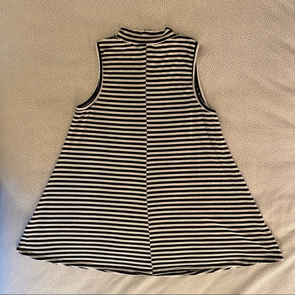 Striped Sleeveless Tunic Mock Turtleneck - Picture 3 of 4